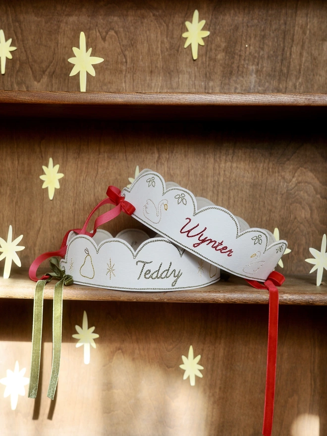 Embroidered Christmas Crown pear and swan