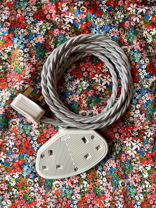 Lola's Leads Fabric Extension Cable in Platinum