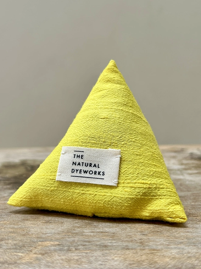 Goldcrest silk lavender pyramid