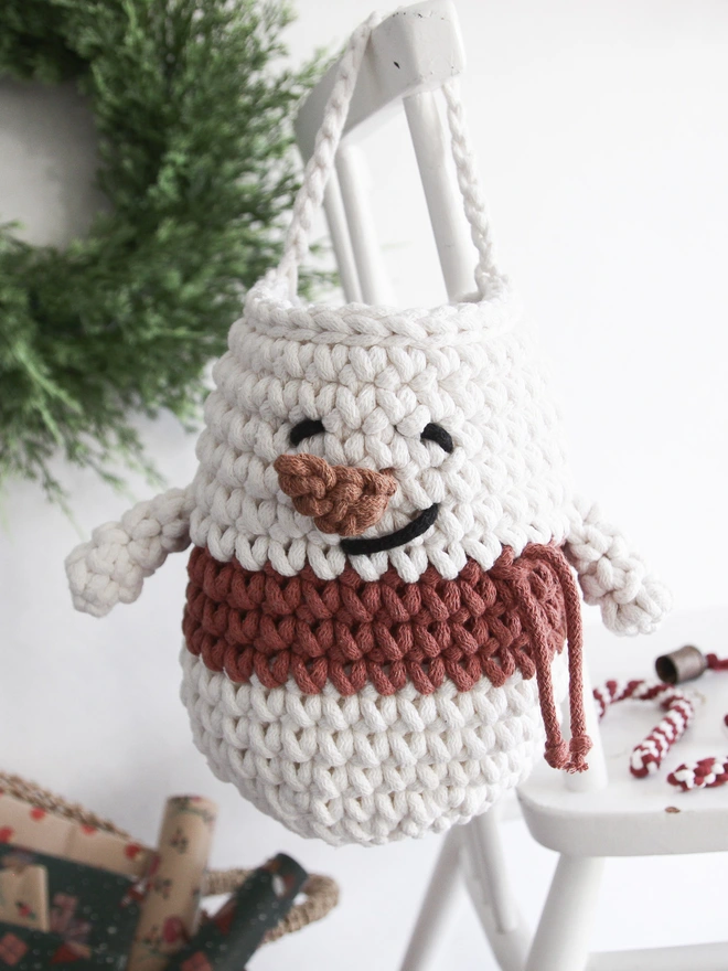 crochet snowman storage basket