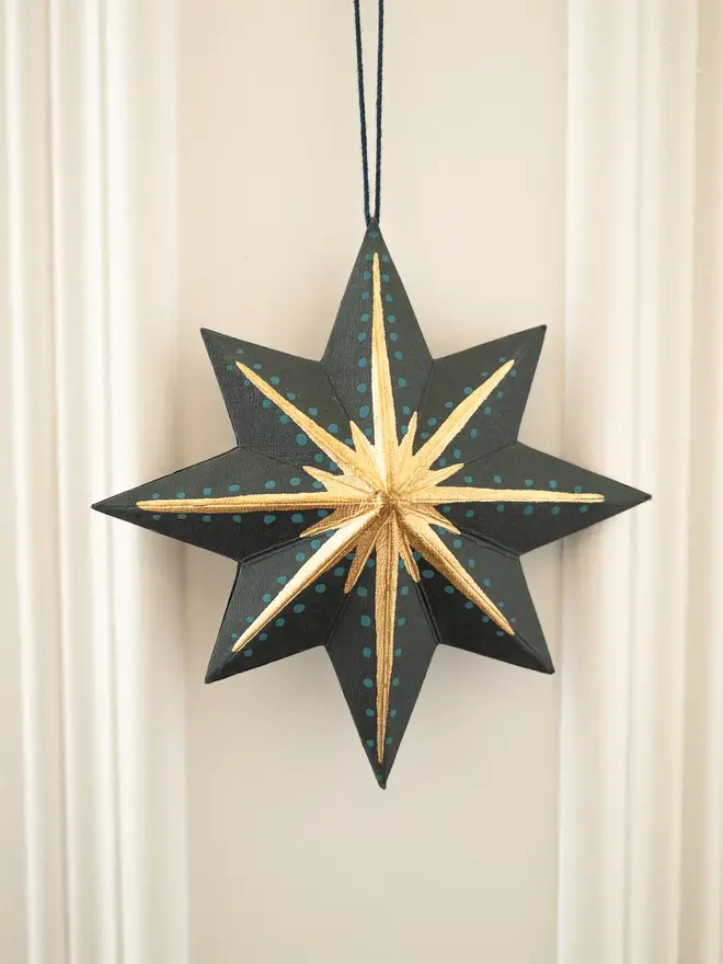 Twinkling Star Screen-Printed Board Decoration (Set Of 6)