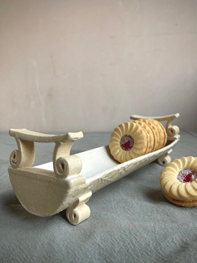 stoneware biscuit tray cream