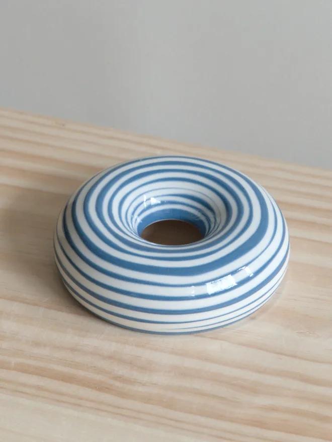 Avocado Planter Blue & Irregular Circles