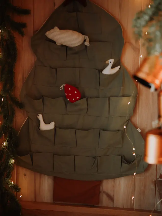 Green fabric Christmas tree advent calendar with 24 pockets Handmade green Christmas advent calendar wall hanging