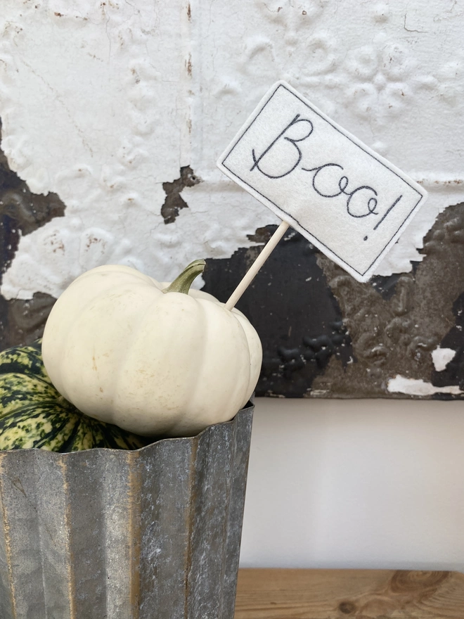 Boo ! Small Pumpkin Halloween Sign
