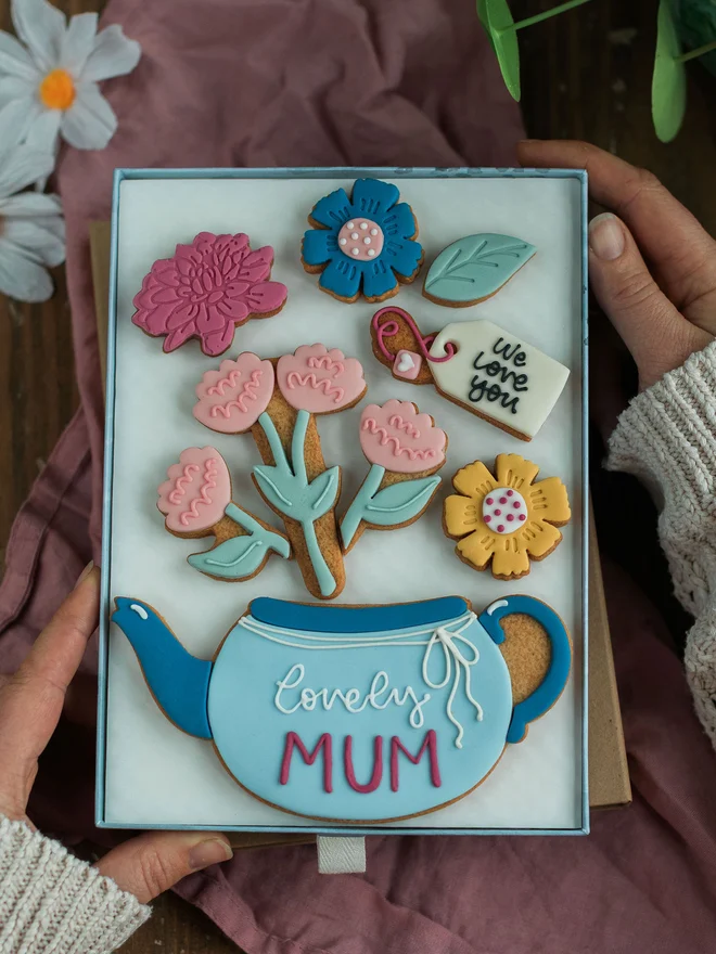 Teapot Biscuit Blooms