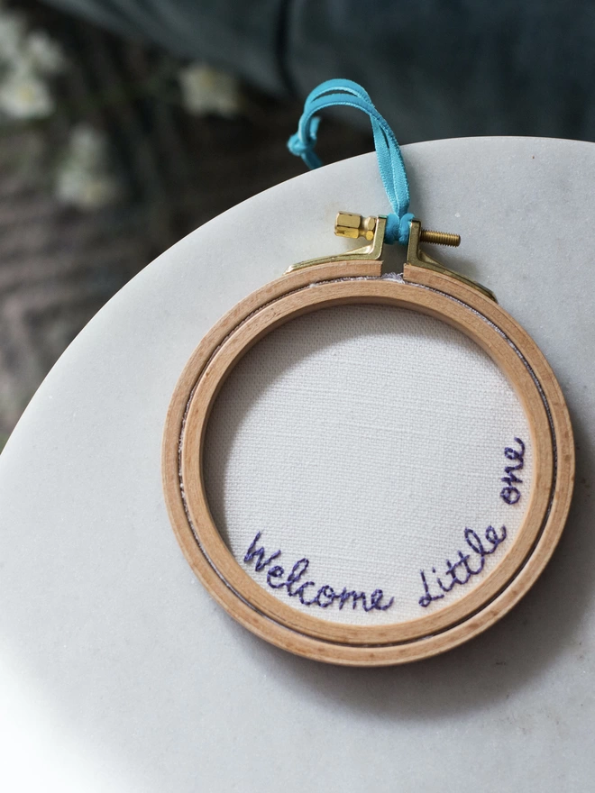 Special gift to welcome new baby - Baby Scan Photo Hoop