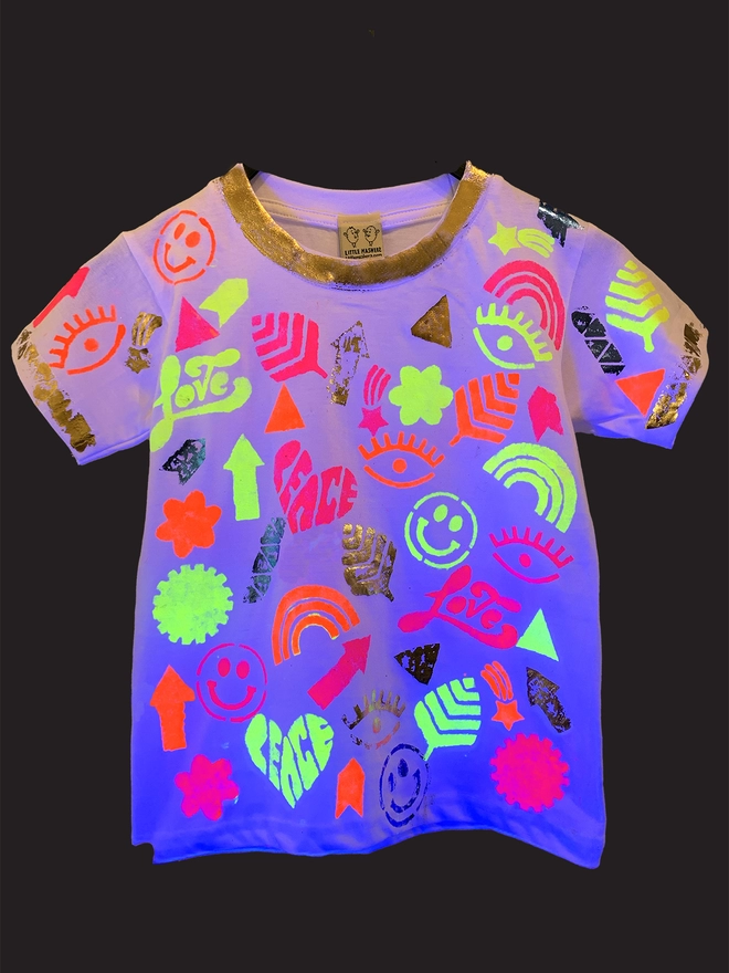 Design your own festival t-shirt under UV light