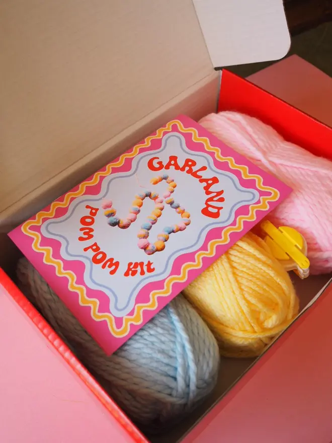 Super Chunky Pom Pom Garland kit