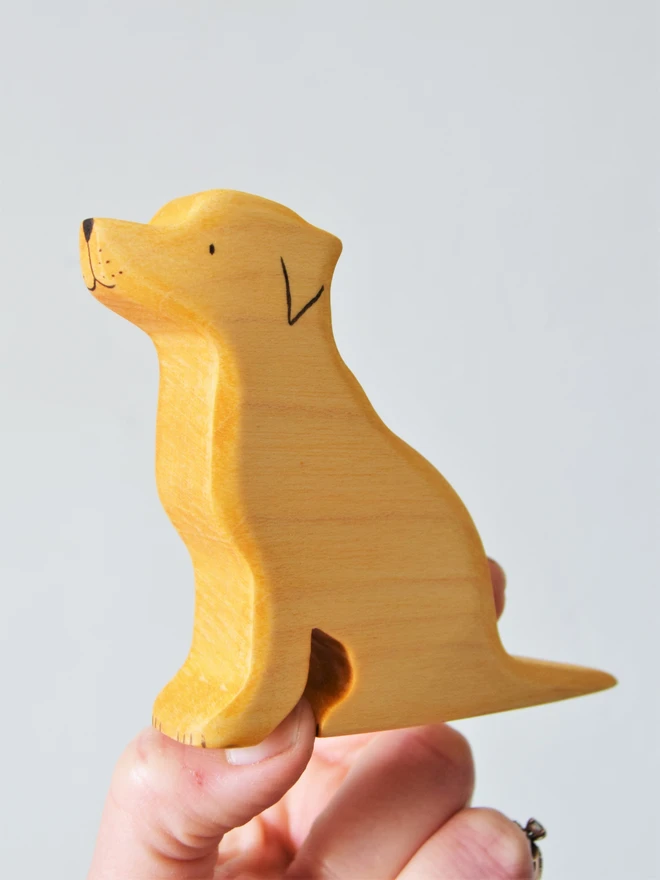 wooden toy; ecofriendly; dog; labrador