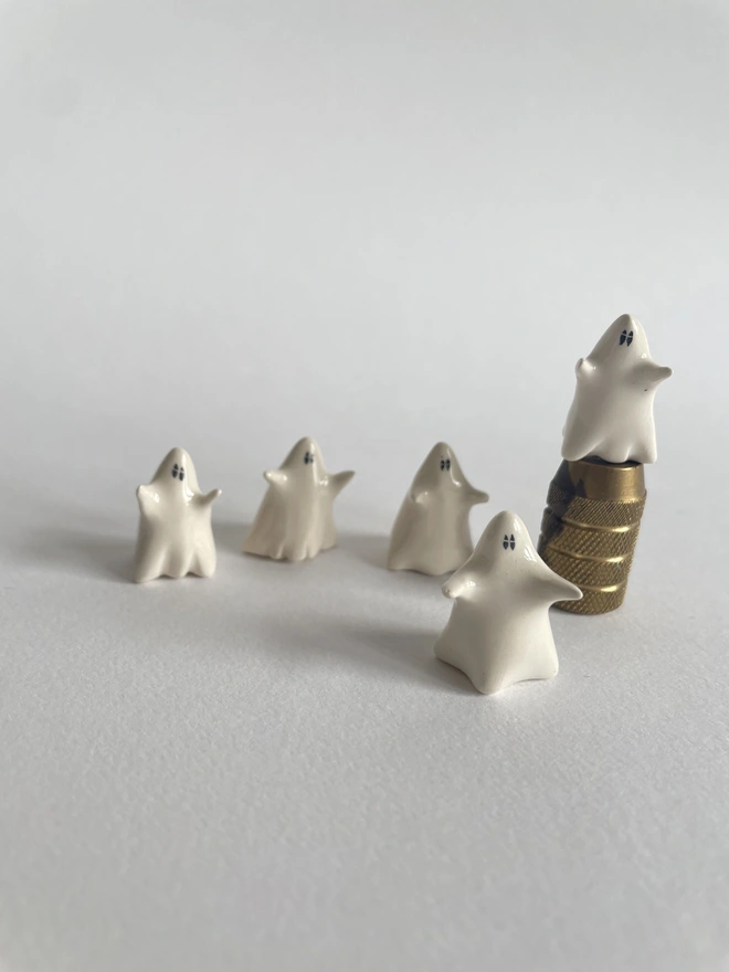 Ceramic Tiny Ghost Hug (Club Holly & Co)