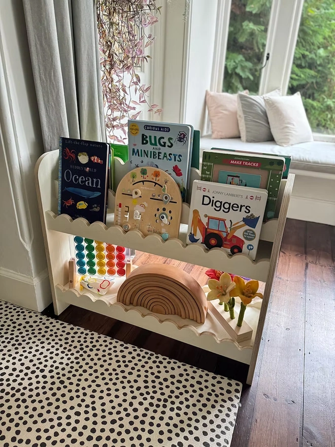 Montessori Children's Toy and Bookcase (Scallop)
