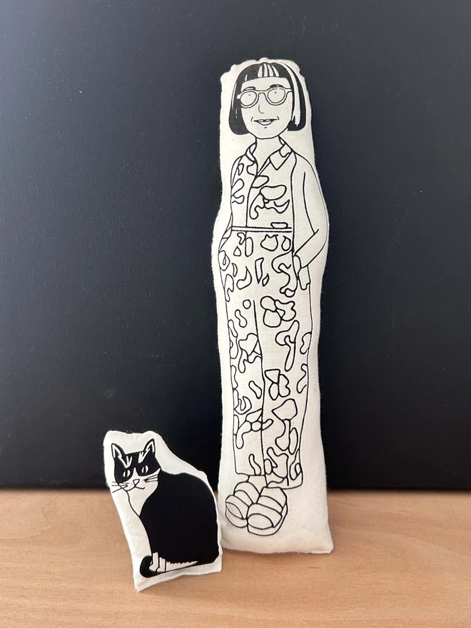 Philippa Perry and Kevin the cat sew your own idol cushion kit. 