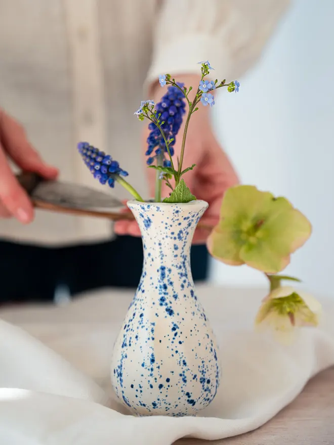 small bud vase, jenny hopps pottery