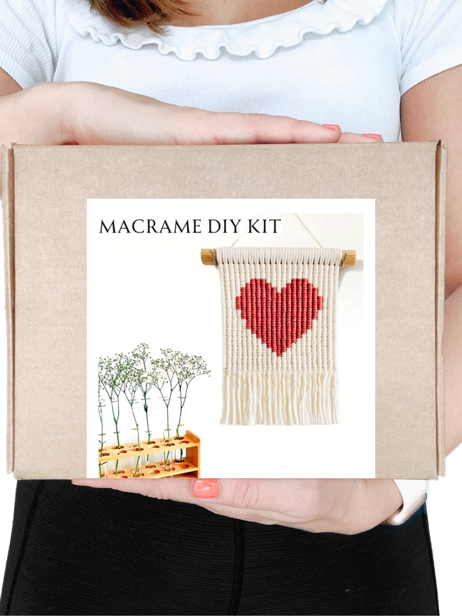 Heart macrame 'do it yourself' kit