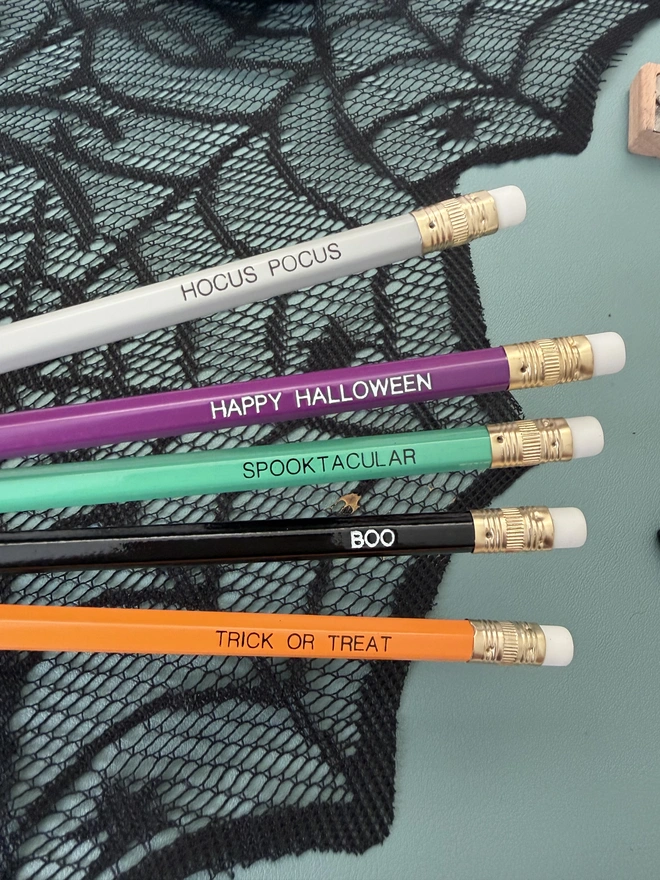 Halloween 5 HB Pencil Set