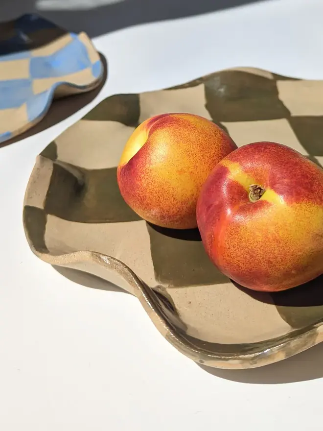 Olive Wavy check platter