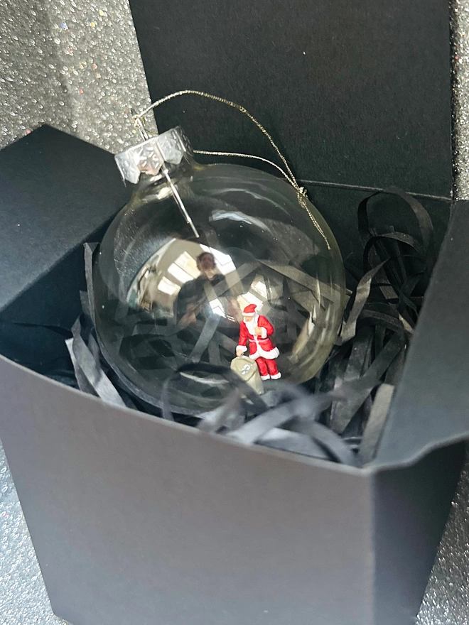 Black kraft gift box 