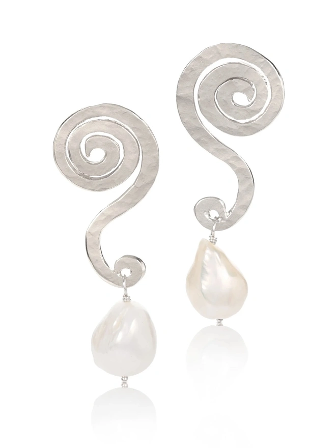 Twirl Pearl Earrings