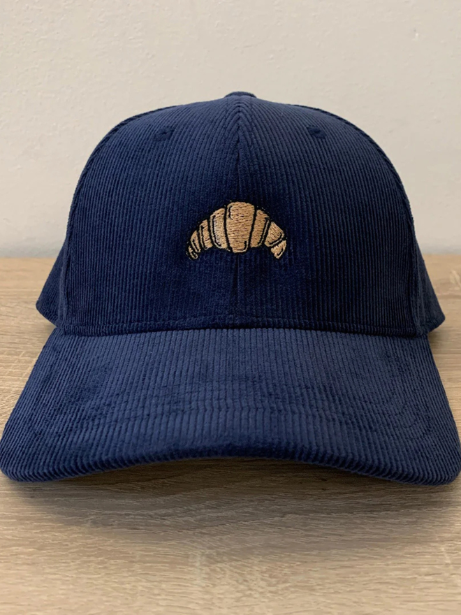 Croissant corduroy cap