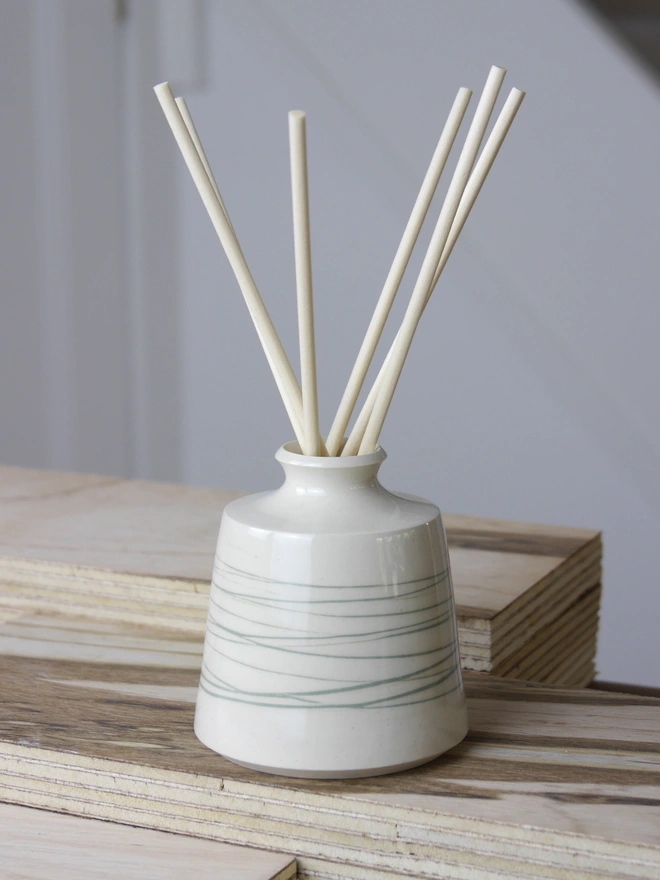 White Ceramic Reed Diffuser with green line detail