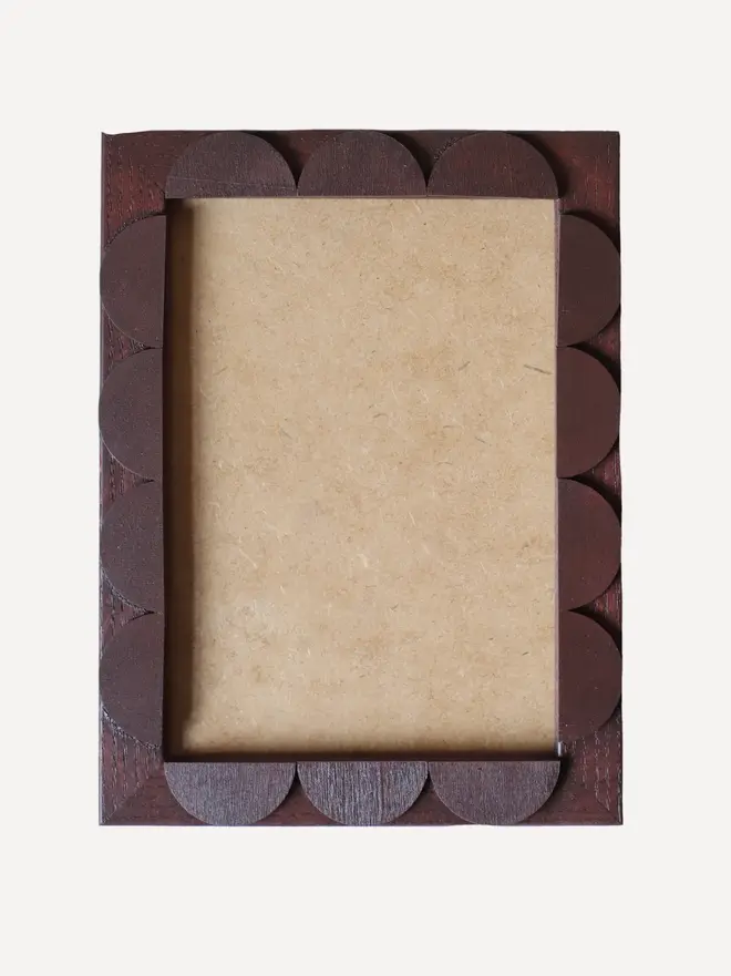chestnut stained scallop frame