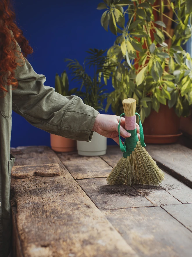 Broomcorn brush