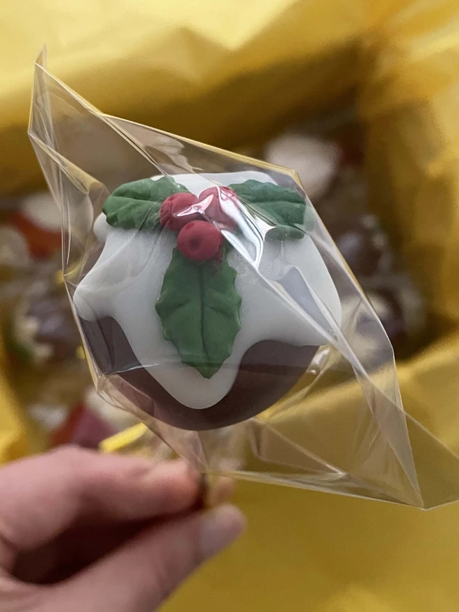 Christmas Pudding Cake Pop (Pack of 6, 12, 18, 24), placed in a cellophane bag.