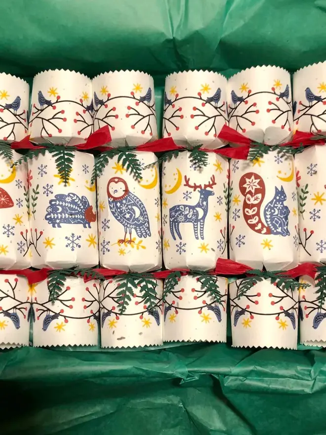 woodland design party crackers