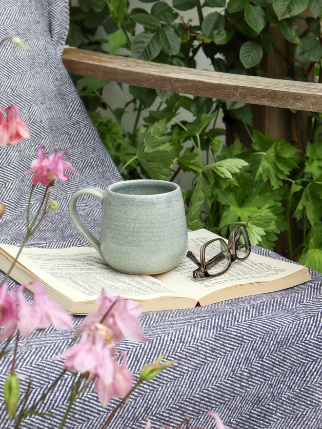 Handmade Ceramic Curve Mug