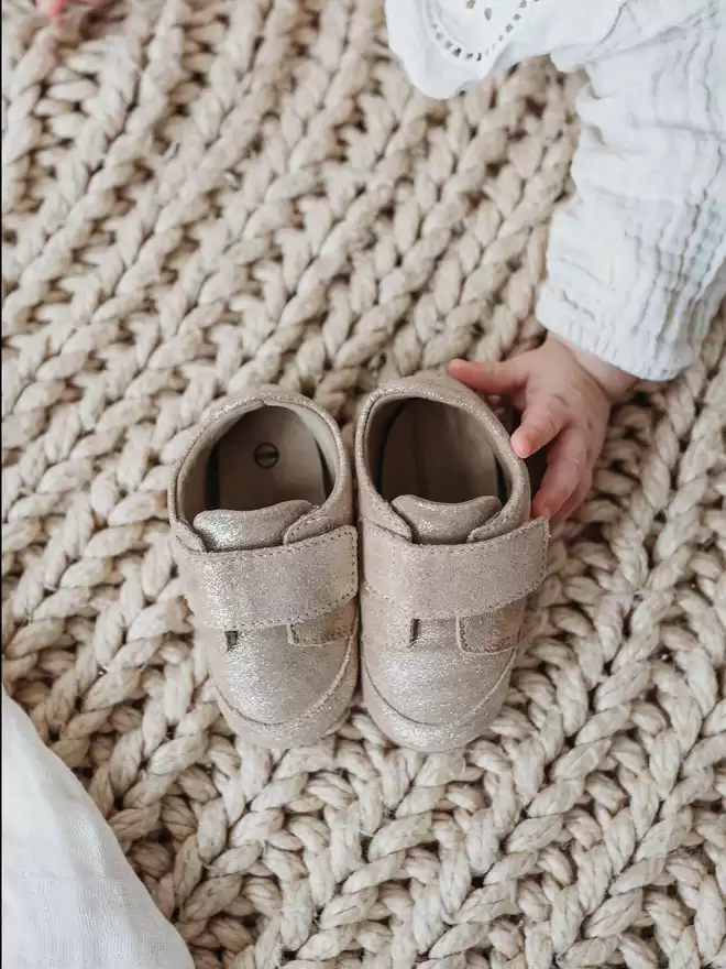 Knitted baby best sale boy shoes