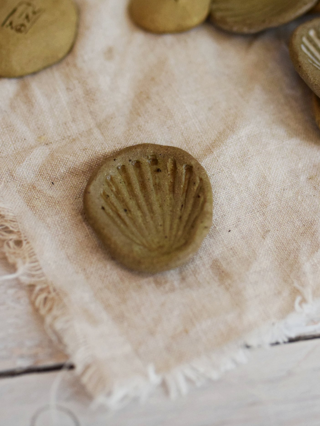 stoneware sea shell trinket