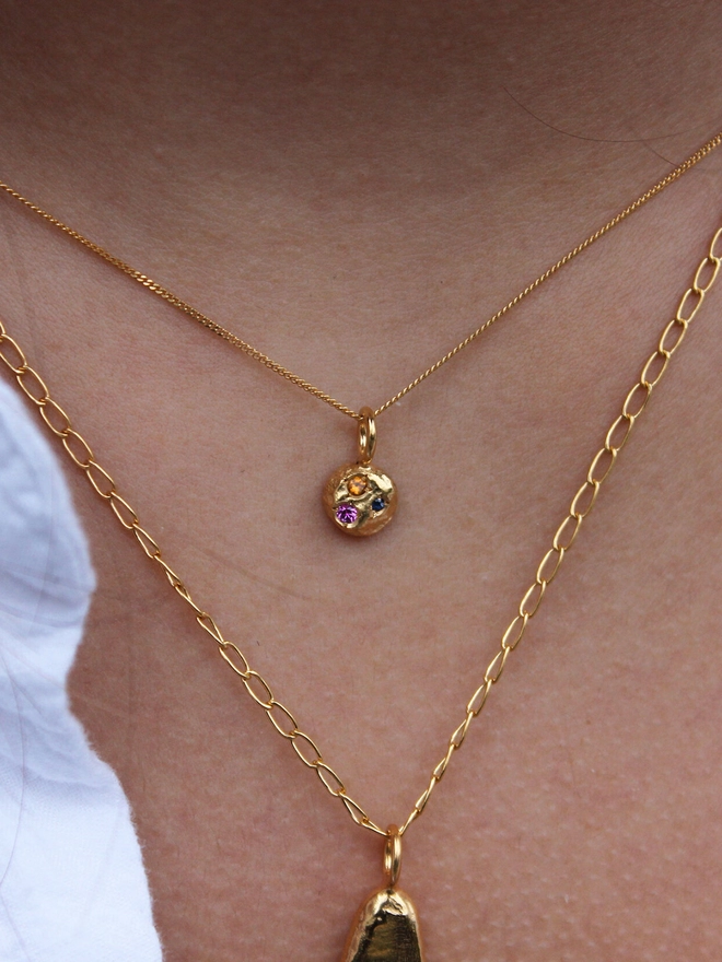 Gemstone pendant necklace