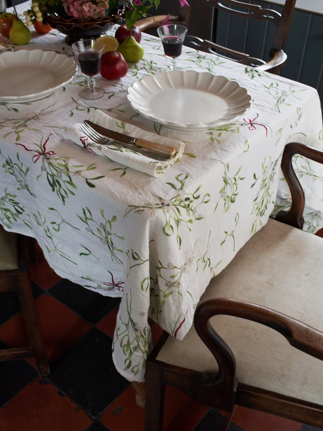 Mistletoe linen tablecloth