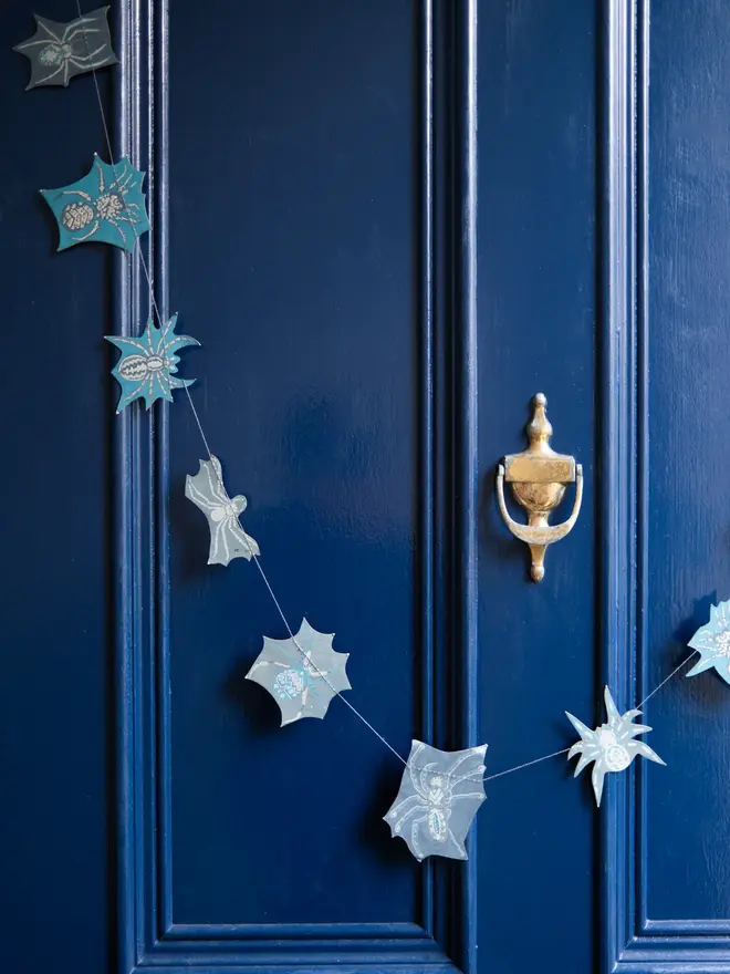 Creeping Spider Sewn Garland (Set Of 6)