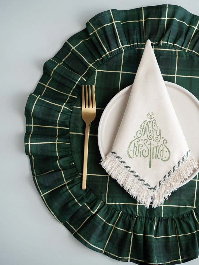 ruffled green placemats