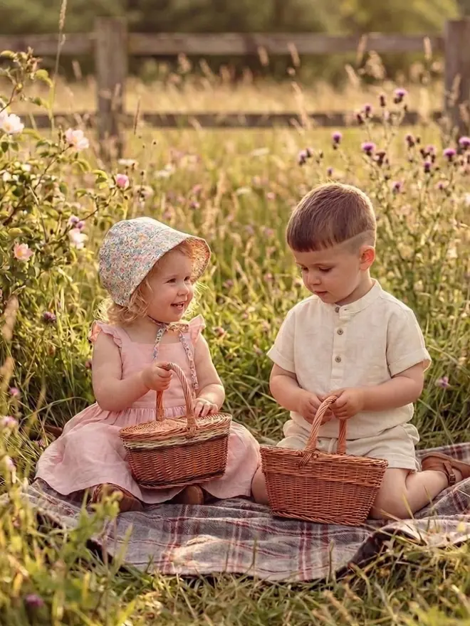 Natural picnic baskets for children 