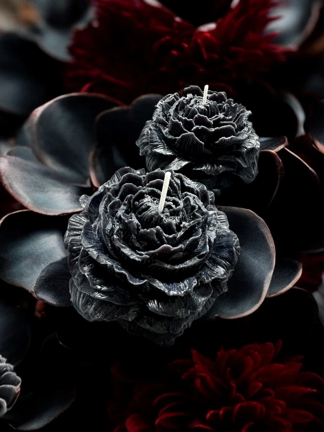 WEDNESDAY'S GARDEN BLACK PEONY CANDLE