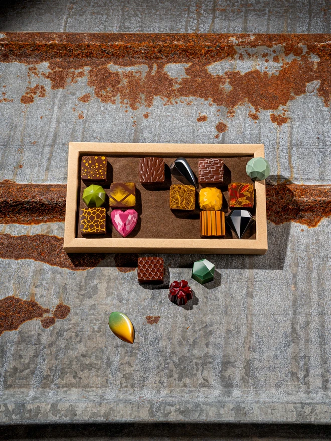 18 jewel chocolates display 