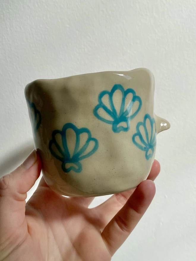 shell mug side