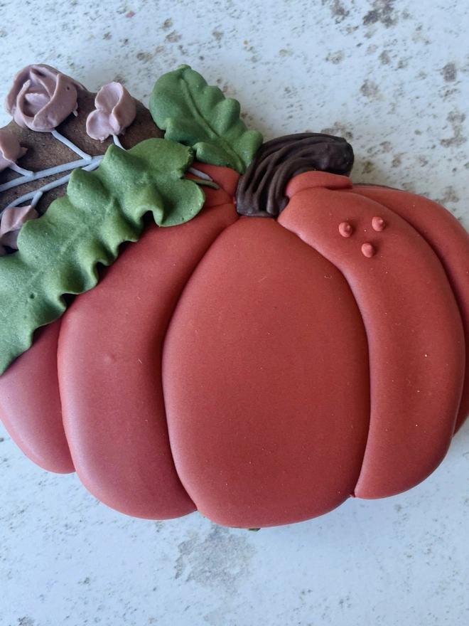 Elegant hand-iced pumpkin biscuits in Vanilla or Gingerbread, ideal for autumn weddings and Halloween gifting