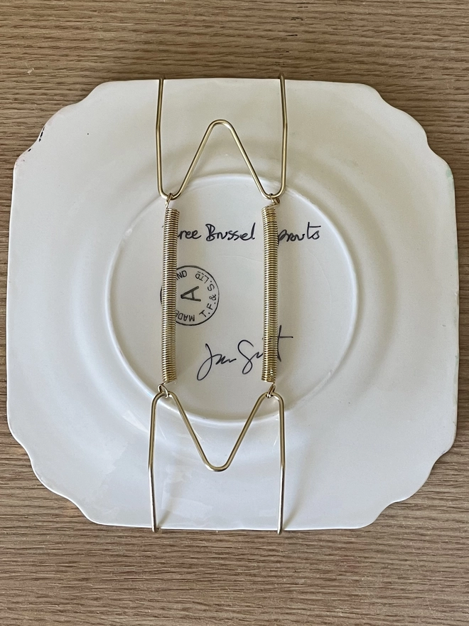 plate hanger