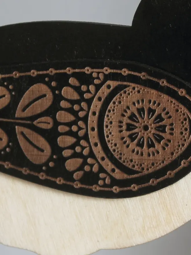 Standing Wooden Oyster Catcher, wooden bird decoration standing on a platform. 