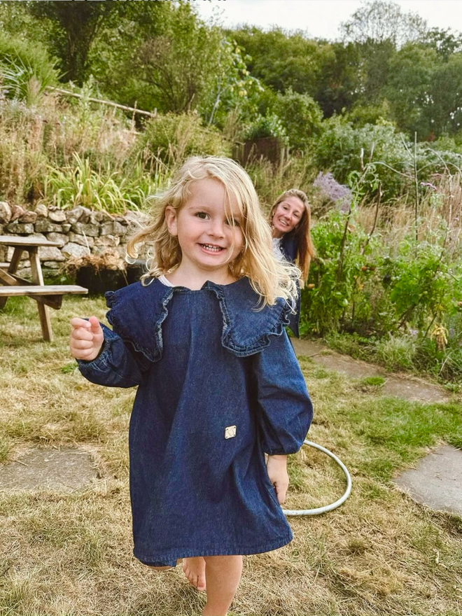 kids blouse dress with large frill collar