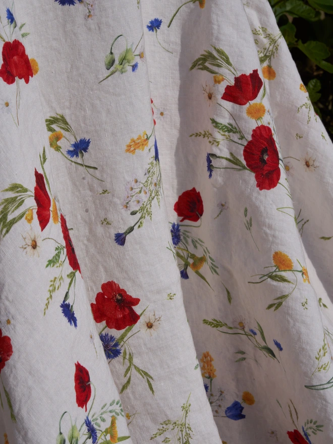 Table linen printed with summer florals